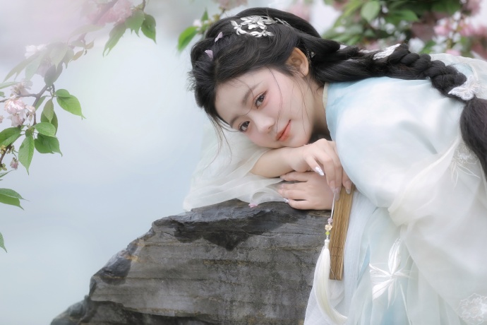谢贤前女友CoCo账号头像变黑引发网友感慨